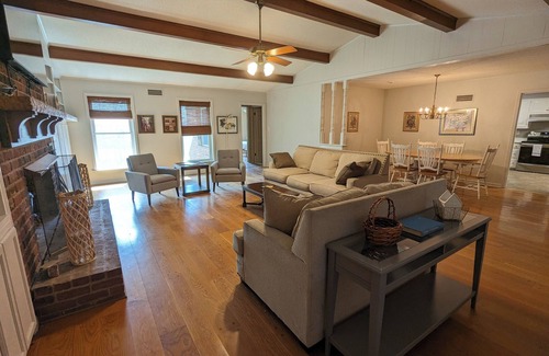 Jackson House | Ultimate Group Getaway Sleeps 18-Game Room-8BR/5BA