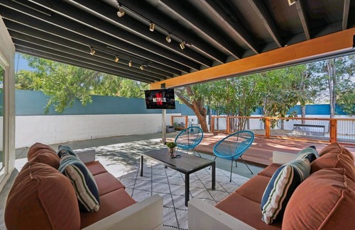 West Hills Villa | Ultimate LA Villa: Htd Pool, Ping Pong, BBQ, Gym