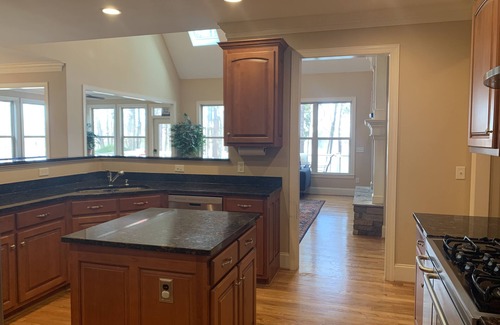 Seneca House | Ultimate Lakefront Retreat – 10 Minutes to Clemson with Dock and Big Views