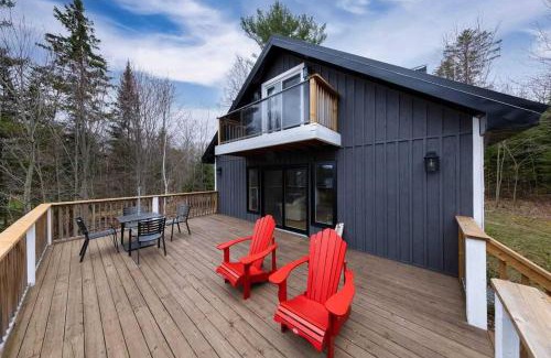 Hastings Highlands House | Ultimate Lakeview Retreat - Hot Tub, Paddle & Play
