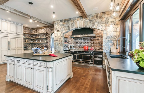 Penn Yan Cabin | Ultimate Luxury Lodge on Keuka Lake - minutes to golfing, shopping, dining