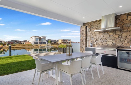 Geographe House | Ultimate luxury on the canal
