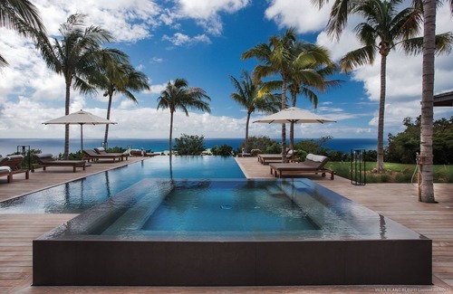 Gouverneur Villa | Ultimate luxury retreat with a tennis court, fitness and infinity pool