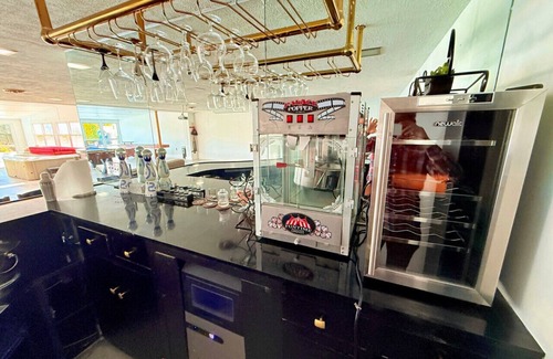 Paterson Villa | Ultimate Luxury Villa: Pool, Sauna, Hot Tub & More