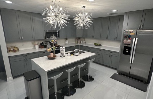 Coral Springs House | Ultimate Modern Vacation Home