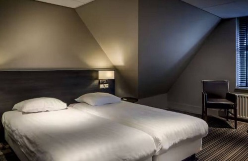 Oisterwijk Hotel | Ultimate Nature Retreat – Peaceful Room Surrounded by Nature and Trails