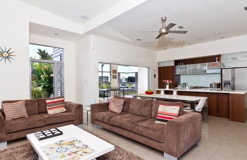 Omaha Cottage | Ultimate Omaha - Omaha Holiday Home