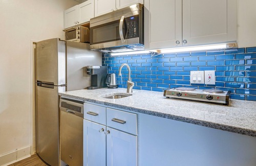 North Park City Apartment | Ultimate Park City Studio w/Pool & Hot Tub!