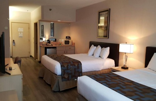 Elko Hotel | ULTIMATE PERFECT GETAWAY! Beautiful Unit! Parking and Pool