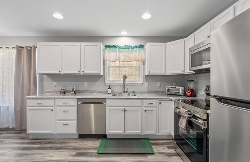 Long Pond House | Ultimate Poconos Family Escape! Games, Firepit, Theater Vibes & More