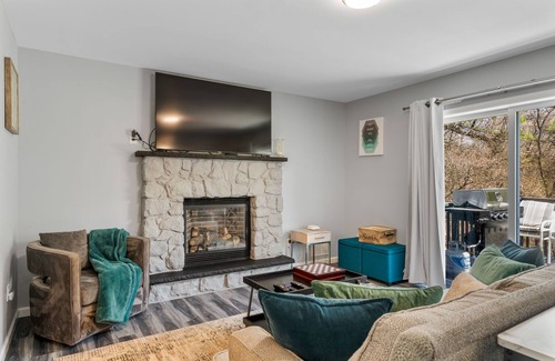 Long Pond House | Ultimate Poconos Family Escape! Games, Firepit, Theater Vibes & More