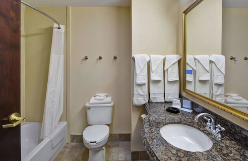 Northwest Corpus Christi House | Ultimate Romantic Escape for Couples! W/ Pool