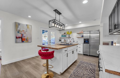 Park Scottsdale Four House | Ultimate Scottsdale Getaway: 5BR, Pool, Game Room