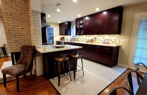 White Rock Hills House | Ultimate Texas Experience With Heated Pool & Spa