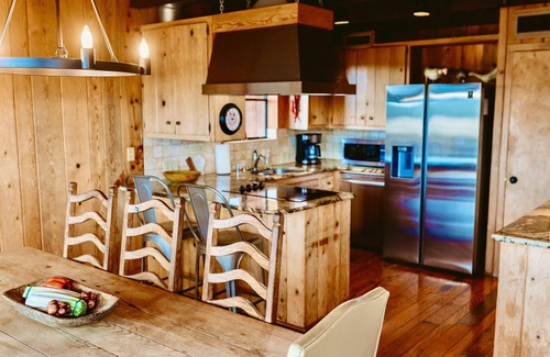 Point Venture House | ULTIMATE TX LAKE HOUSE! Waterfront, 360 Views, Lake Travis, Austin, Hill Country
