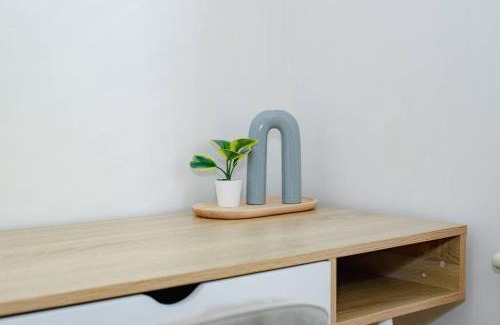 Ultimo Apartment | Ultimo Escape - Walk to City - Unique 2 Bedroom Apt - Sleeps 8