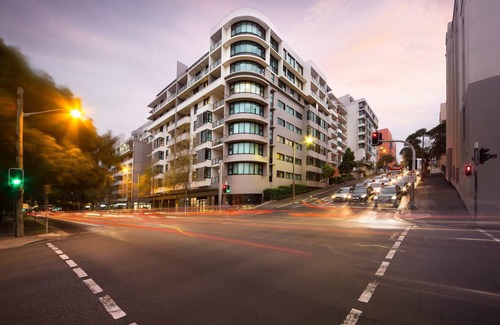 Ultimo Apartment | Ultimo - WATT1 - Wattle Street - Modern 1BR with Balcony Parking in Ultimo Near Chinatown Light Rail