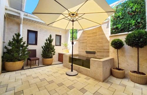 Odessa House | ULTRA Сучасна Вілла з Басейном та Джакузі
