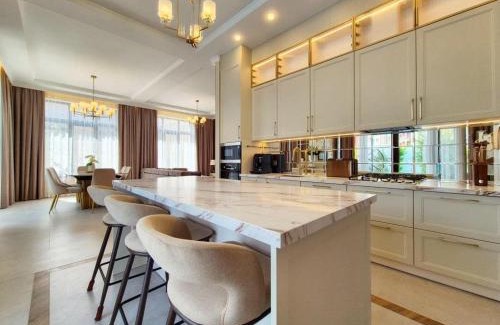 Odessa House | ULTRA Сучасна Вілла з Басейном та Джакузі
