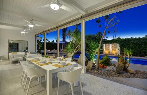 Deep Well Ranch House | Ultra-Chic LUXE Mid-Century Estate- Resort Like Pool, Spa, Firepit, Outdoor Kitchen 3BED/3BATH