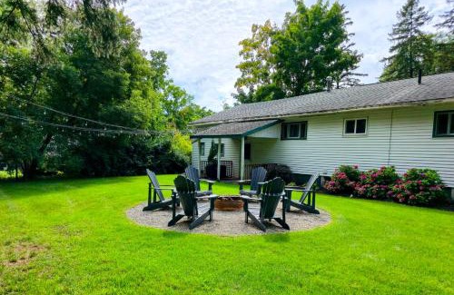 Boyne City House | Ultra Comfy, Spotless & Spacious, Private Home in Boyne, Dogs Ok, Walk to Town