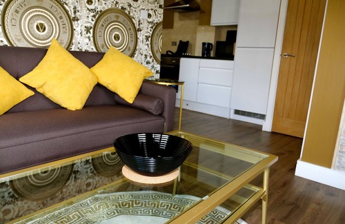 Rotherham Apartment | Ultra Deluxe Versace Apartment Near Sheffield