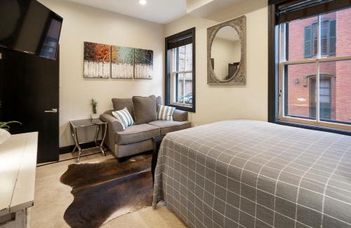 College Hill Apartment | Ultra lux apartment steps from Brown and RISD