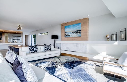 Fresnaye House | Ultra-Lux Villa w/ Breathtaking Views, Gym + Daily