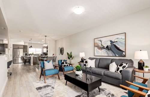 Southeast Calgary House | Ultra-Luxe 9-Bed Escape | 2 Kitchens |AC |BBQ