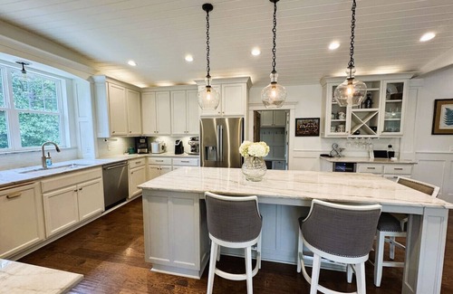 Eureka Springs House | Ultra Luxe Home in Eureka