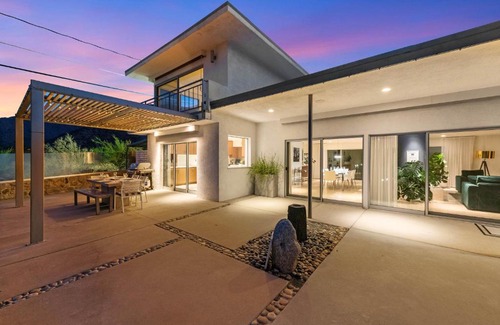 Little Tuscany House | Ultra Luxe Spa-Like Mid-Century Mod Haven- Pool, Spa, Views & More 3BD, 3BTH