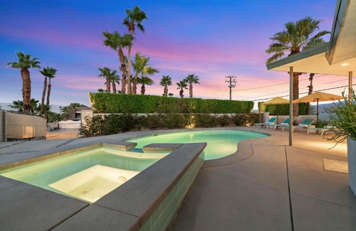 Little Tuscany House | Ultra Luxe Spa-Like Mid-Century Mod Haven- Pool, Spa, Views & More 3BD, 3BTH