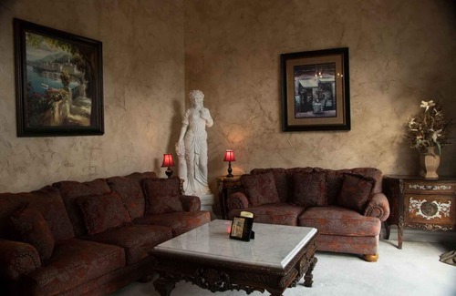 Northgate House | ULTRA LUXURY, 5,573SF, 5BR 2KS & 4QS Beds, 4BA, 3FP, Interquest & I-25 by AFA