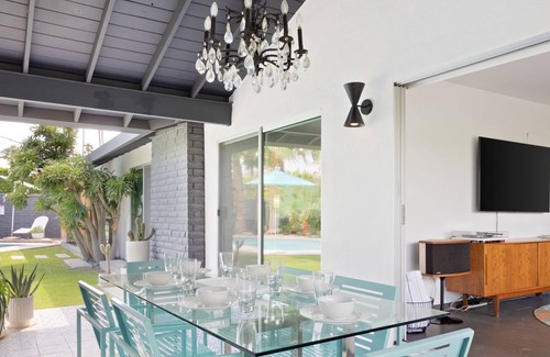 Deep Well Ranch House | Ultra-Luxury Mid-century Compound- Resort Style Pool, BBQ ,Mountain Views 4BD/2.5BATH