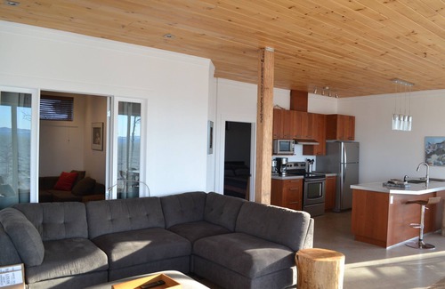 Riviere-Ouelle Villa | Ultra-modern riverside villa Exceptional view Deserted beach 1.5km