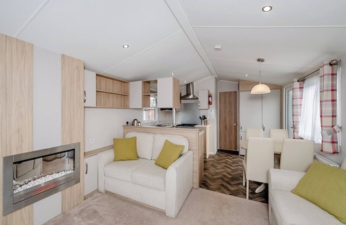 Woodbury House | Ultra modern caravan with one master double with en suite W.