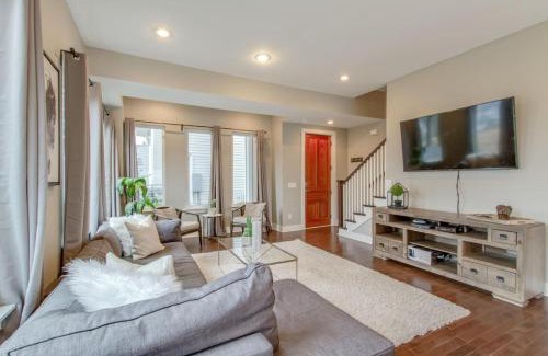 Chestnut Hill House | Ultra Modern Pad Minutes To Downtown Comfortable Beds