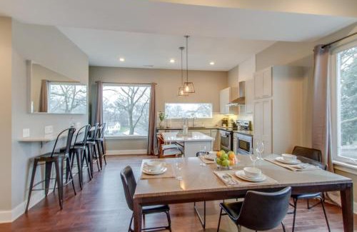 Chestnut Hill House | Ultra Modern Pad Minutes To Downtown Comfortable Beds