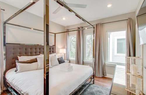 Chestnut Hill House | Ultra Modern Pad Minutes To Downtown Comfortable Beds