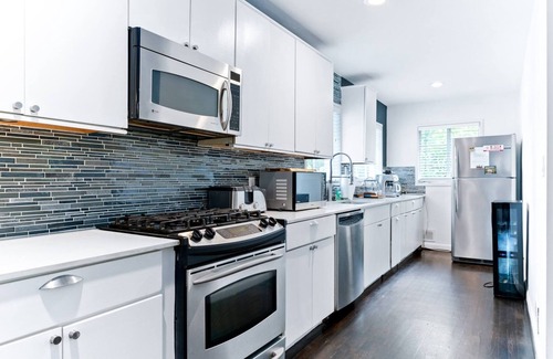 North Buckhead House | Ultra Modern Private House