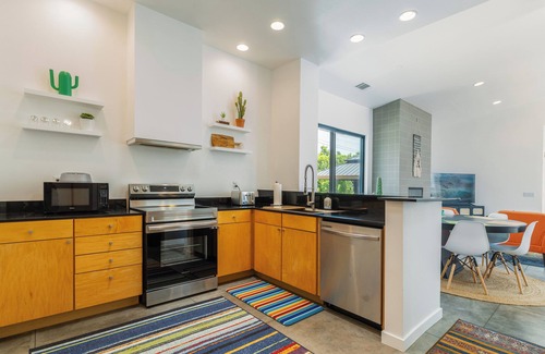 B-Bar-H Ranch House | Ultra-modern desert home w/private pool & spa.12 mins to downtown Palm Springs!