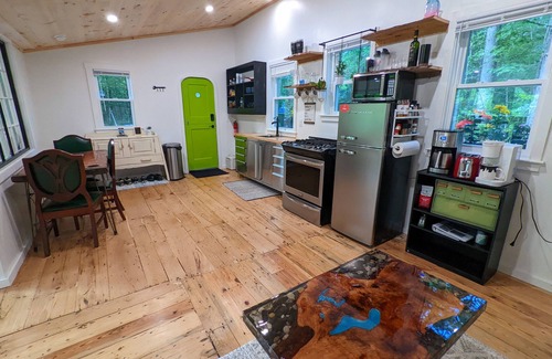 Waterford Cottage | Ultra Private, Crooked Reflections, Riverside Retreat, Hot Tub, Waterfront Glass