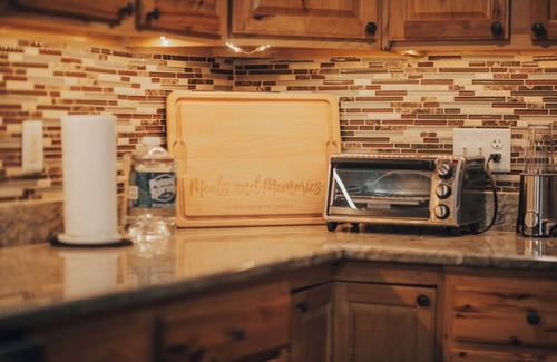 Saugerties Cabin | Umana's Cabin, cozy, comfy, 5+ acres of land