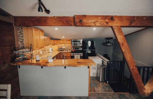 Saugerties Cabin | Umana's Cabin, cozy, comfy, 5+ acres of land
