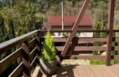 Busteni Villa | UMANI Retreat: A Serene Getaway in Buşteni