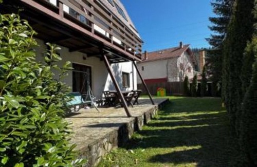 Busteni Villa | UMANI Retreat: A Serene Getaway in Buşteni