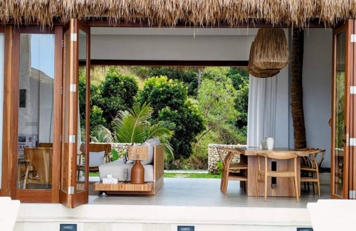 Rua Villa | Umarato Villa Sumba - 4 Bedroom Private Villa with Infinity Pool