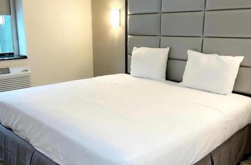 Borough Park Hotel | Umbrella Hotel Brooklyn