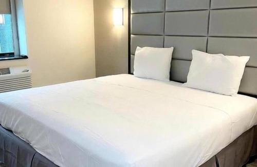 Borough Park Hotel | Umbrella Hotel Brooklyn