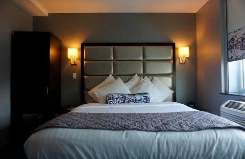 West Bronx Hotel | Umbrella Hotel